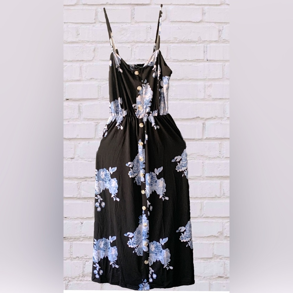 BLACK FLORAL MAXI DRESS NWT